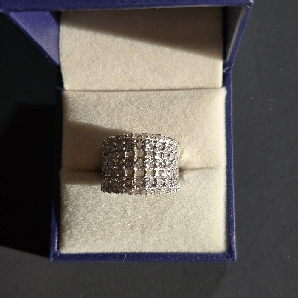 Elegant Silver Women's Ring